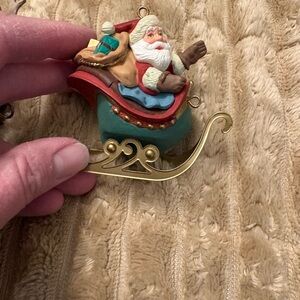 (Part of) Santa Sleigh Ornament with Gold Accents (are you missing a piece?)